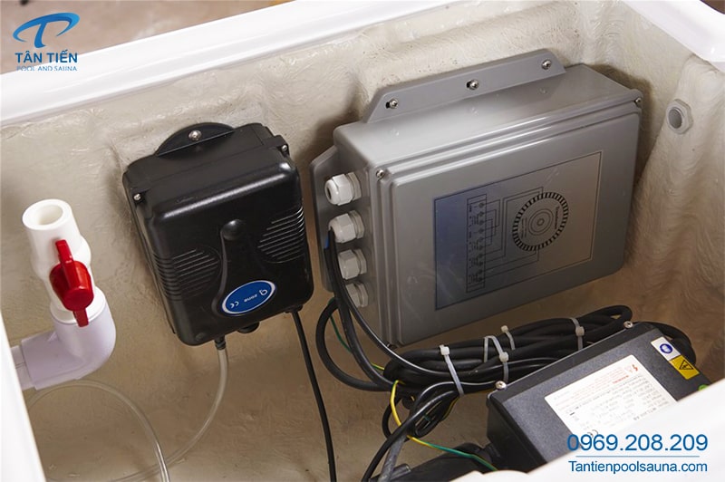 Máy bơm và bộ điều khiển của bình lọc