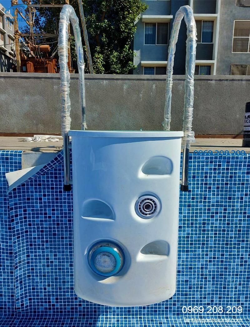 Một bình lọc PK8020 lắp đặt treo thành