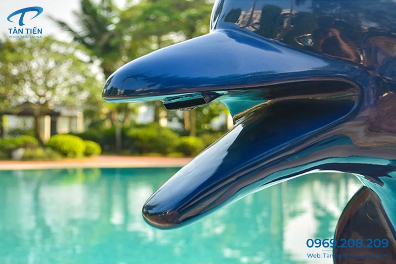 Vòi phun nước ở miệng cá heo composite