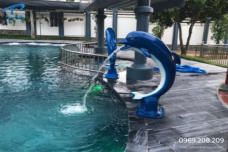 Cá heo phun nước lắp đặt thành bể bơi 