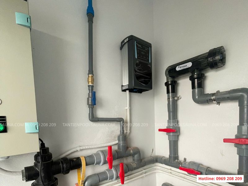 Bộ điện phân muối bể bơi Emaux Phòng máy bể bơi tích hợp bộ điện phân muối Emaux