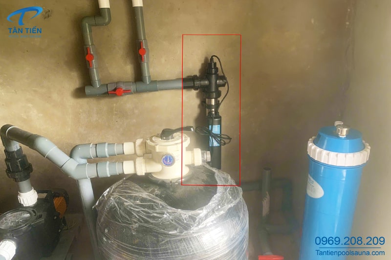 Phòng máy vận hành lắp đặt đèn UV