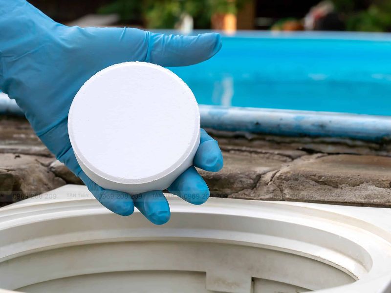 Hóa chất xử lý nước bể bơi clo viên