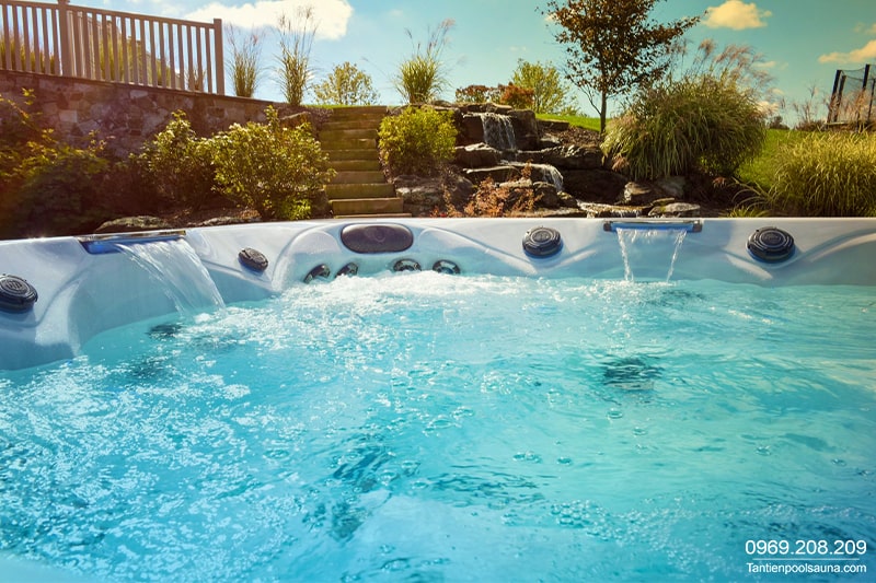 Bể sục nước nóng - Tân Tiến Pool