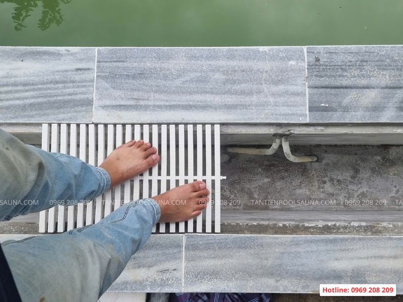 Thoát tràn bể bơi có khả năng chịu lực tốt