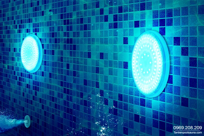 đèn led lắp đặt vào bể bơi