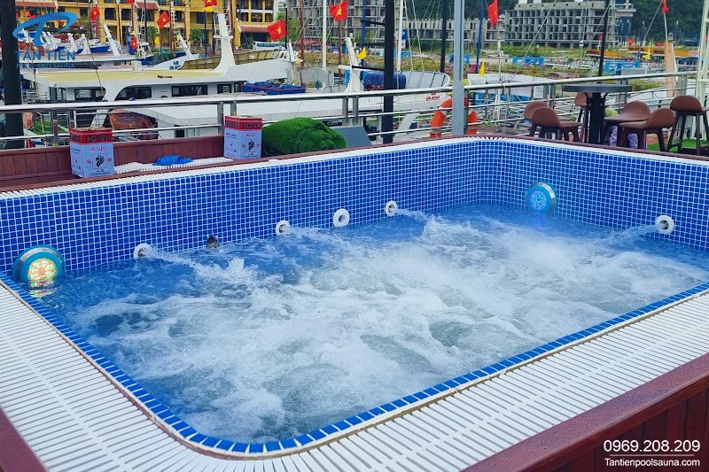 Ảnh thiết bị bên trong bể bơi