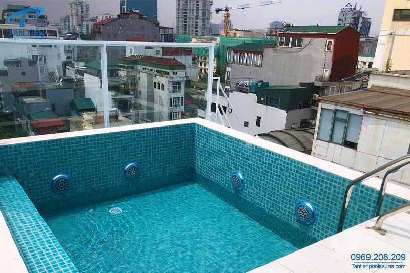 Ảnh thi công bể bơi và lắp đặt thiết bị trong lòng bể