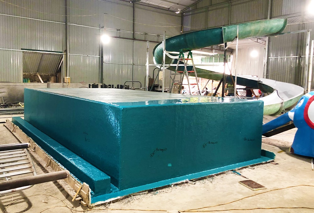 Xưởng gia công bể bơi composite