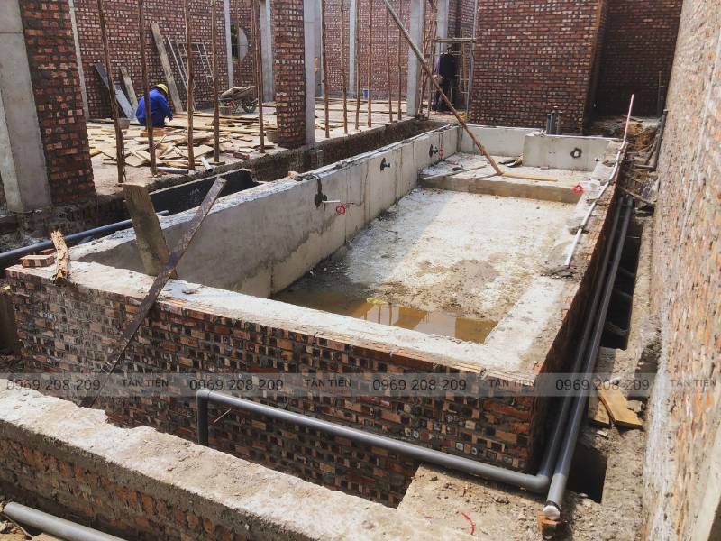 Hoàn thiện bước đổ bê tông bể bơi gia đình anh Phiên