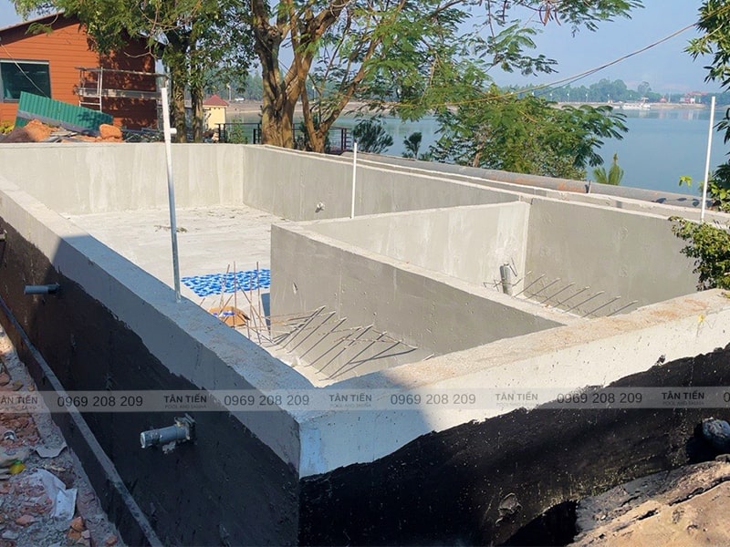 Hoàn thiện bước đổ bê tông bể bơi