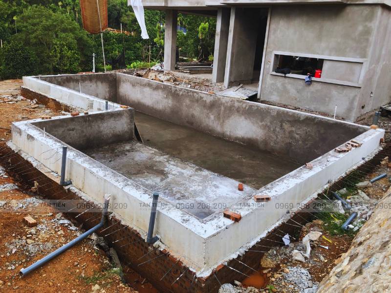 Bể bơi gia đình anh Tú sau khi hoàn thiện đổ bê tông