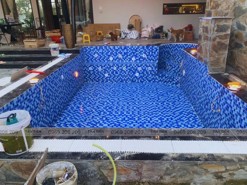 Thi công thiết bị bể bơi