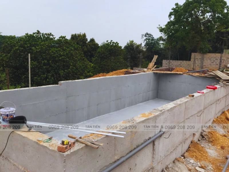 Hoàn thiện bước đổ bê tông bể bơi