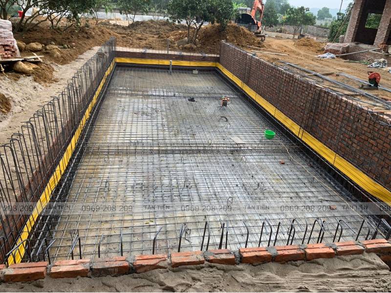 Hoàn thiện toàn bộ công việc đan sắt thành đáy chuẩn bị cho bước đổ bê tông