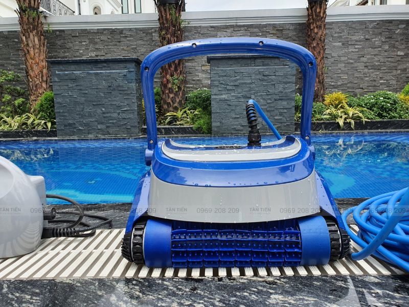 Robot vệ sinh bể bơi - Tân Tiến Pool