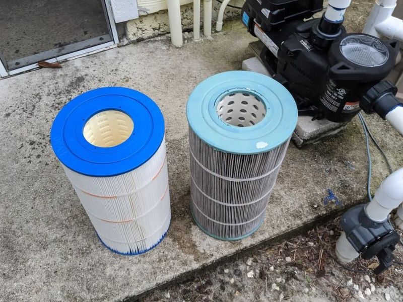 Thiết bị bể bơi bị xuống cấp