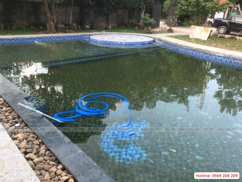 Xử lý nước bể bơi chuẩn chuyên gia - Tân Tiến Pool