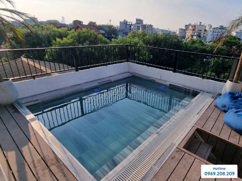Lắp đặt bể bơi composite tầng thượng