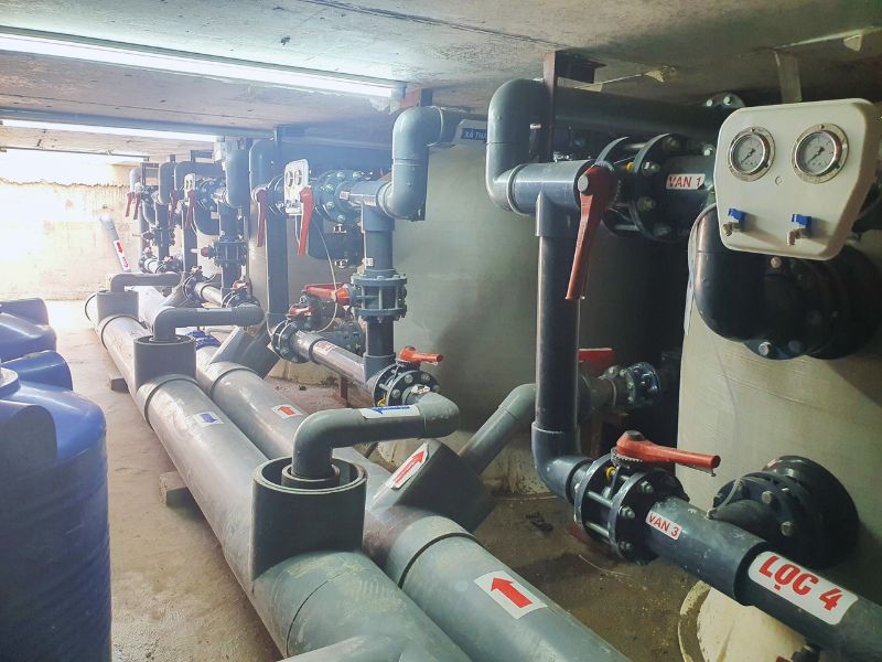 Phòng máy vận hành bể bơi kinh doanh