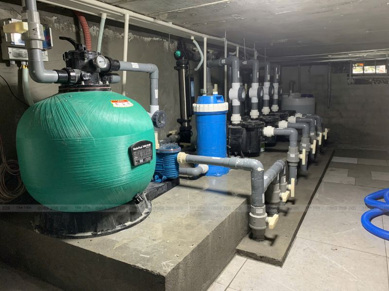 Các yếu tố ảnh hưởng tới chi phí thi công bể bơi