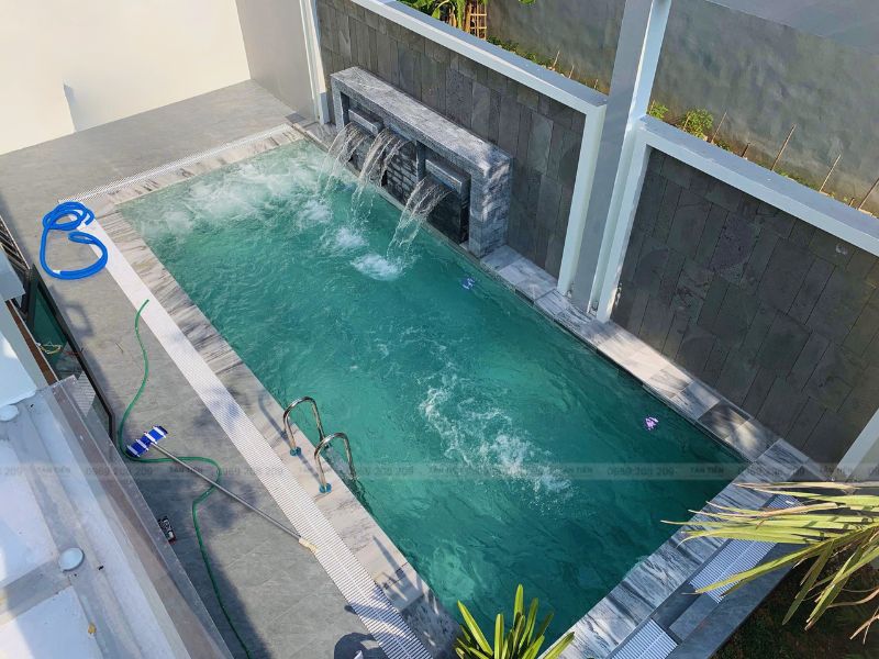 Các yếu tố ảnh hưởng tới chi phí thi công bể bơi