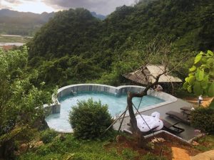 Thi công bể bơi đồi mây camping