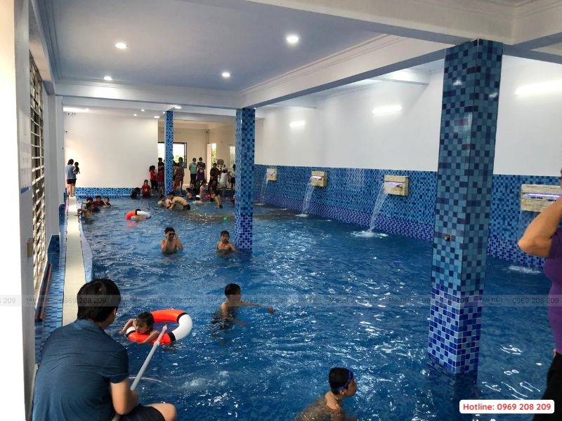 Bể bơi mang tới không gian thư giãn vận động cho mọi đối tượng