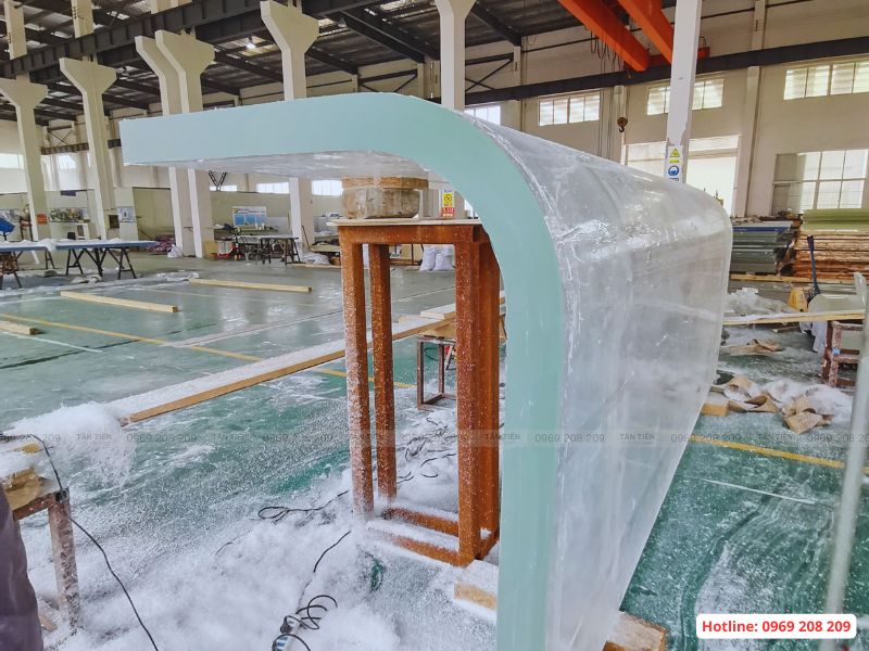 gia công tấm acrylic cong 