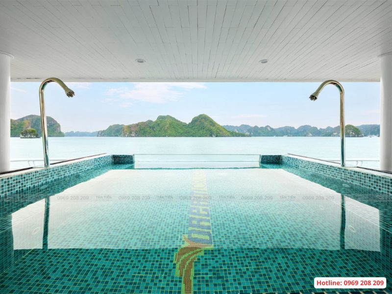 Lắp đặt tấm acrylic bể bơi