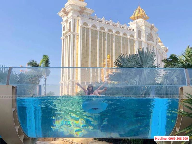 Lắp đặt tấm acrylic bể bơi