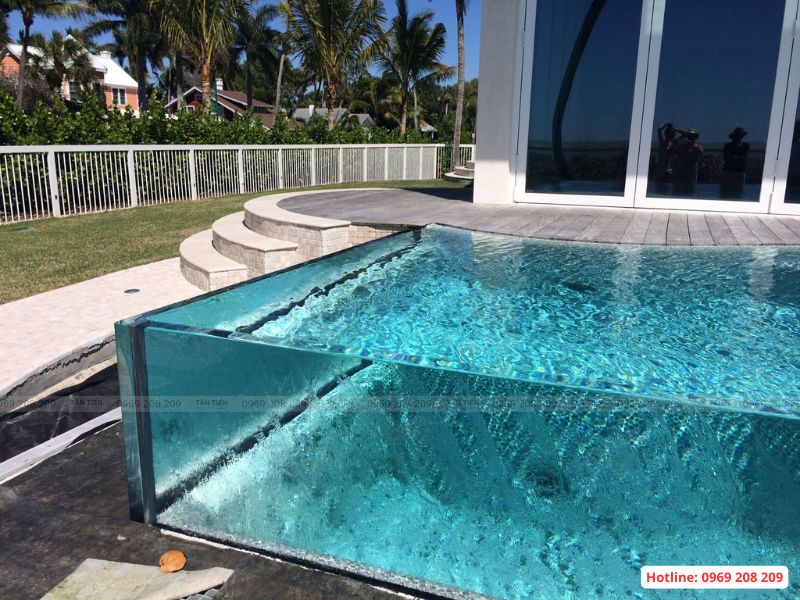 Lắp đặt tấm acrylic bể bơi