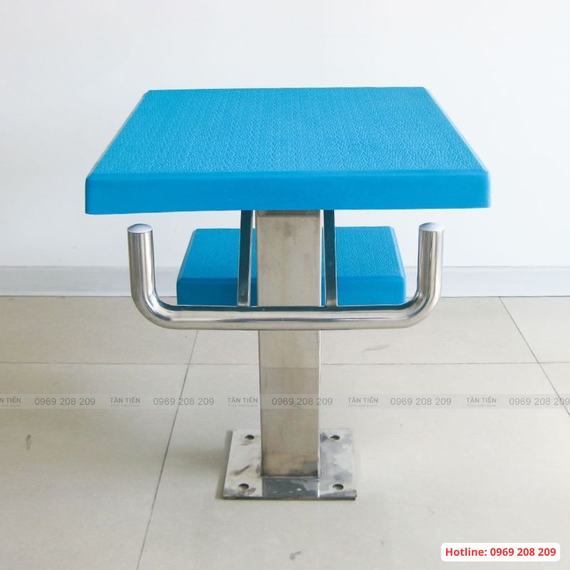 Bục xuất phát bể bơi