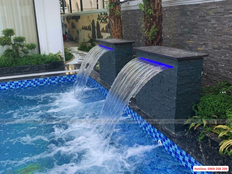 Thác nước xả tràn bể bơi
