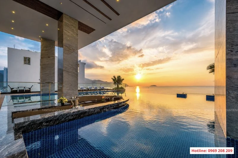 Tư vấn thiết kế & thi công bể bơi vô cực hiện đại nhân đôi thẩm mỹ Thi công bể bơi vô cực Tân Tiến