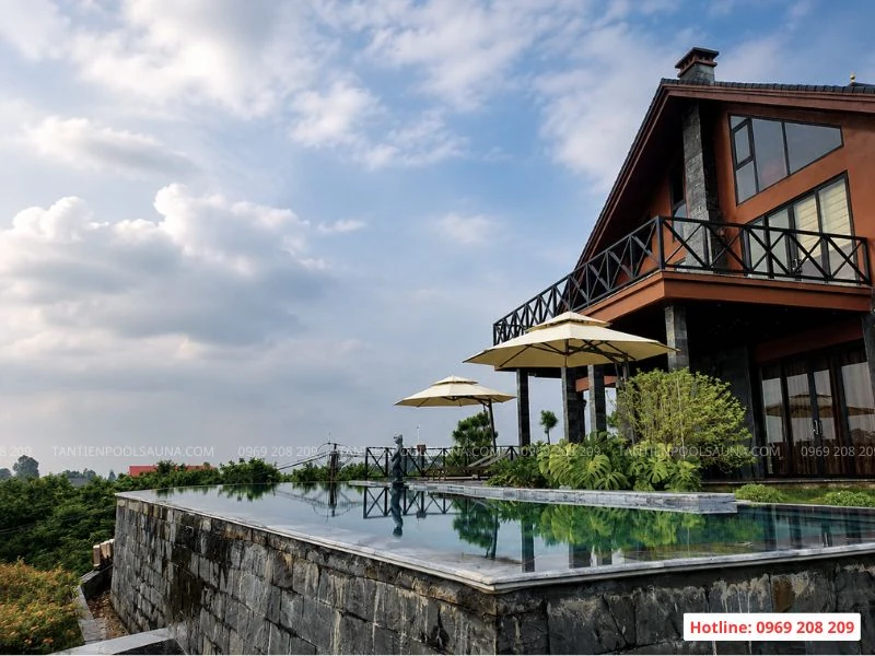 Tư vấn thiết kế & thi công bể bơi vô cực hiện đại nhân đôi thẩm mỹ Thi công bể bơi vô cực Tân Tiến