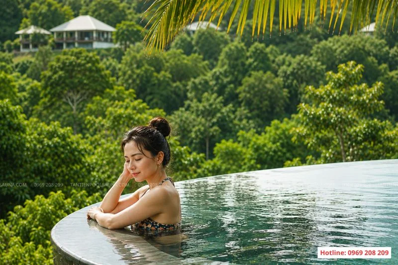 Tư vấn thiết kế & thi công bể bơi vô cực hiện đại nhân đôi thẩm mỹ Thi công bể bơi vô cực Tân Tiến