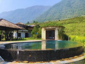 Thiết kế và thi công bể bơi vô cực