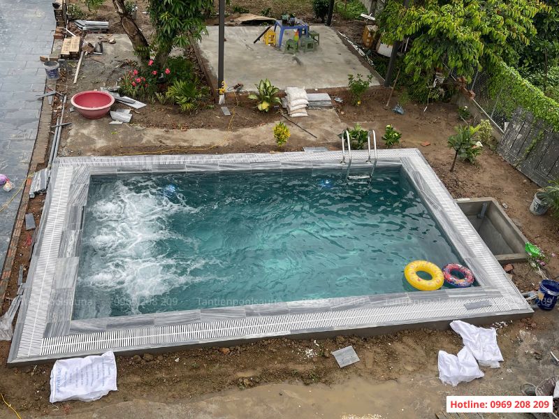 Hoàn thiện thi công bể bơi gia đình anh Sơn tại Bắc Giang Bể bơi gia đình anh Sơn - Bắc Giang