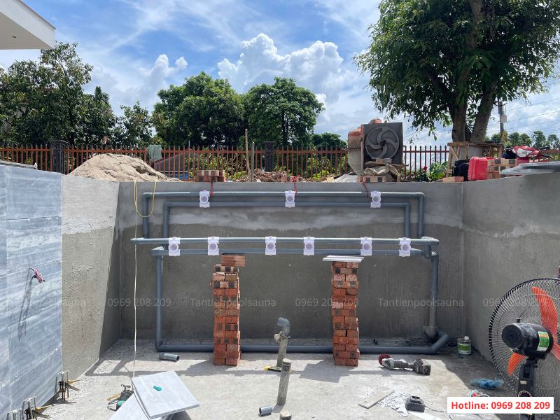 Hoàn thiện thi công bể bơi gia đình anh Sơn tại Bắc Giang Thi công hệ thống jet sục massage thủy lực