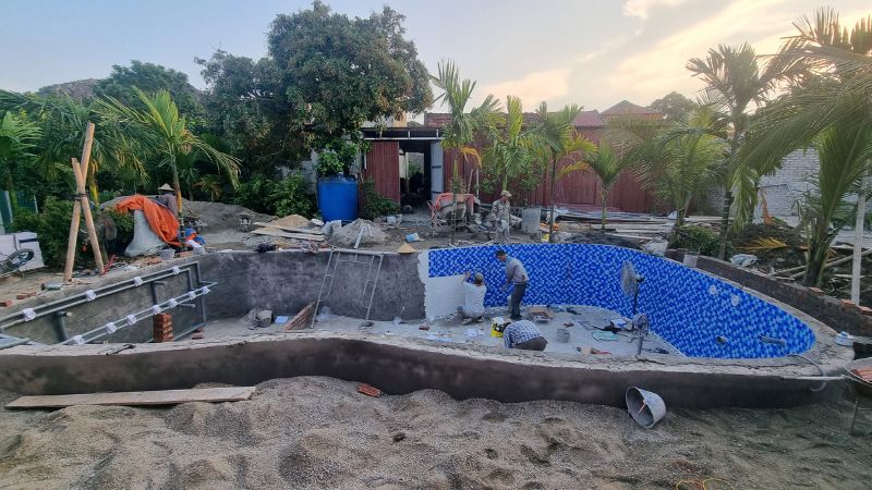 ốp lát gạch mosaic bể bơi