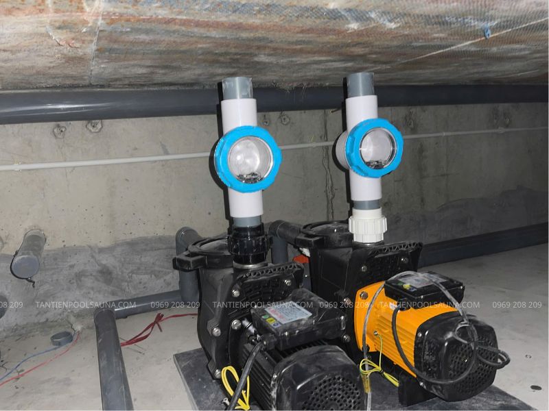 Bơm lọc và bơm sục của bể bơi