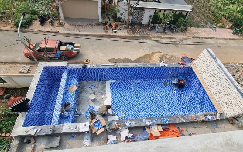 Gạch mosaic trộn 3 màu viên 48x48mm Ốp gạch mosaic thủy tinh bể bơi villa