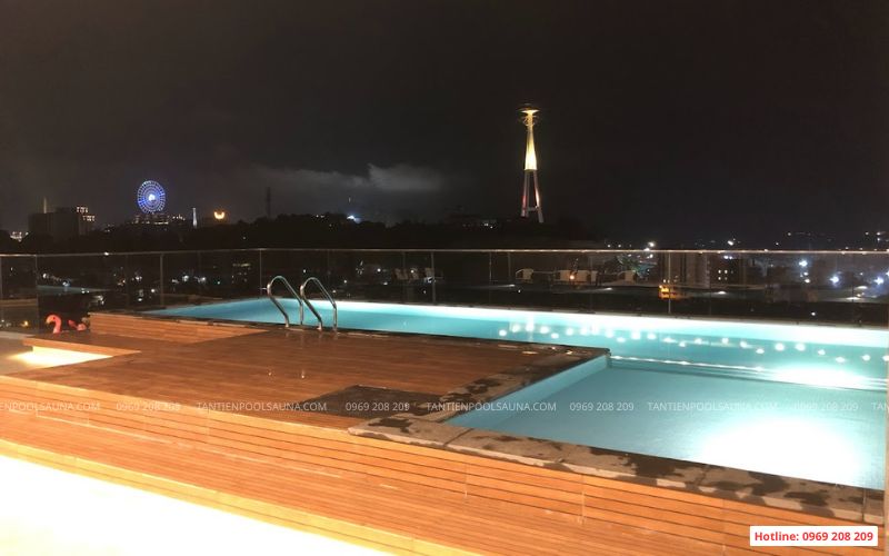 Bể bơi khách sạn thành phố Hạ Long