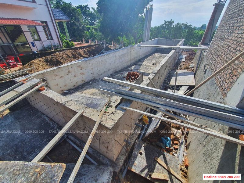 Đổ bê tông bể bơi villa anh Trung Bắc Giang