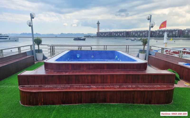 Thi công bể sục tàu Phượng Hoàng Hạ Long