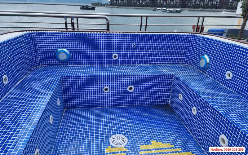 Thi công bể sục tàu Phượng Hoàng Hạ Long