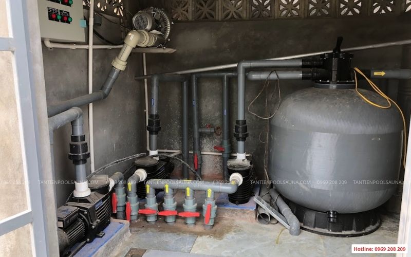 Phòng máy vận hành cho một bể bơi homestay 
