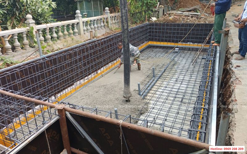 Đổ bê tông bể bơi