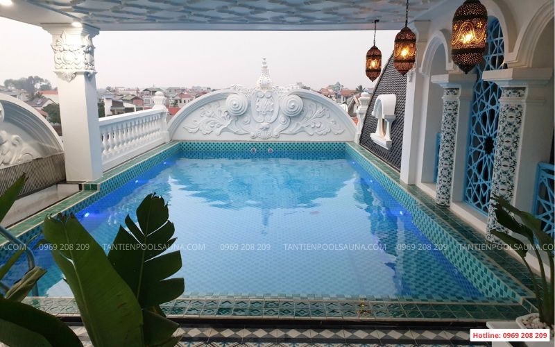 Bể bơi tầng thượng gia đình chú Vũ, Hòai Đức